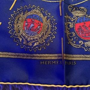 Authentic 💯 silk Hermes Scarf❤️ 35.5x34.5